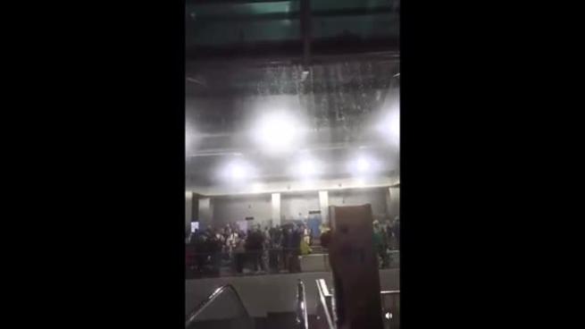 Bomba d'acqua a Napoli, piove nella nuova stazione della metro