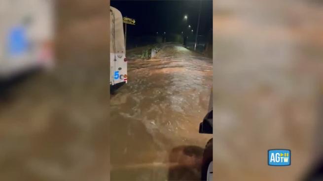 Allerta arancione in Liguria, ad Albenga strade come fiumi e scantinati allagati