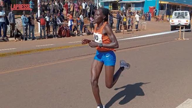 Atletica, morta maratoneta ugandese Cheptegei: il fidanzato le aveva dato fuoco