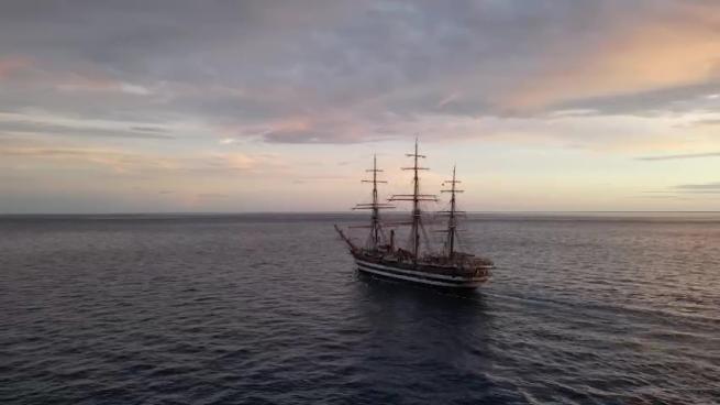 La nave Amerigo Vespucci in viaggio verso l'Australia: per la prima volta sosterà a Darwin