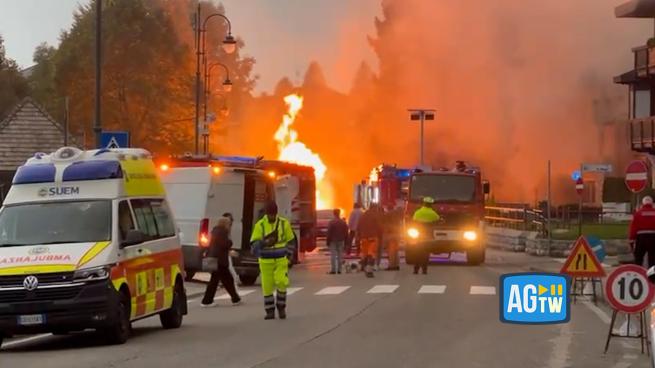 Crolla casa di tre piani per scoppio fuga gas nel vicentino: un disperso