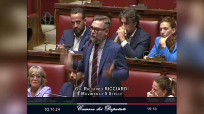 Ricciardi (M5S): «L’Olocausto fu fatto da una democrazia. E oggi Israele sta facendo una strage»