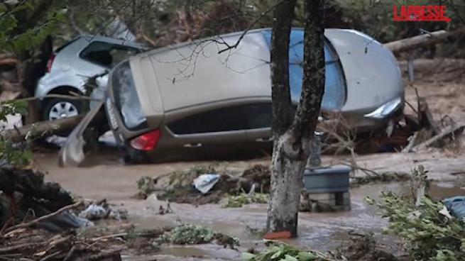 Bosnia, inondazioni per le piogge: le strade diventano fiumi