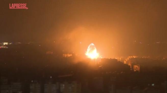 Libano, esplosioni e colonne di fumo a sud di Beirut