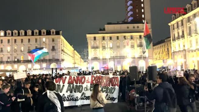 La fiaccolata pro-Palestina in centro a Torino