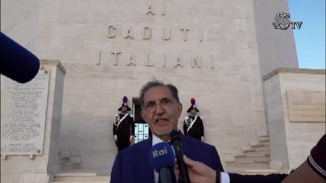 La Russa in visita al sacrario militare italiano di El Alamein: «I nostri caduti siano ricordati con gratitudine»