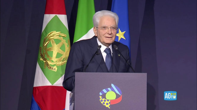 Mattarella agli studenti: «In 10 anni ho promulgato diverse leggi che ritengo sbagliate, ma è mio dovere farlo»