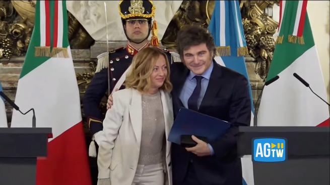 Meloni incontra Milei: «L'Argentina è il punto di riferimento dell'Italia in America latina»