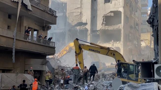 Attacco Israele su Beirut: le immagini dell'edificio distrutto