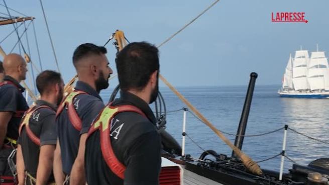 La Nave Amerigo Vespucci in viaggio verso Mumbai