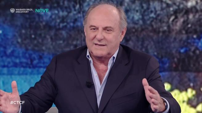 Gerry Scotti e il ricordo di Berlusconi: «Quella volta che mi ha paragonato a un ragioniere brianzolo»