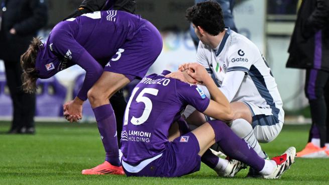 Malore Bove, esclusi danni gravi per il calciatore viola. La paura nel volto dei giocatori, il Franchi ammutolito