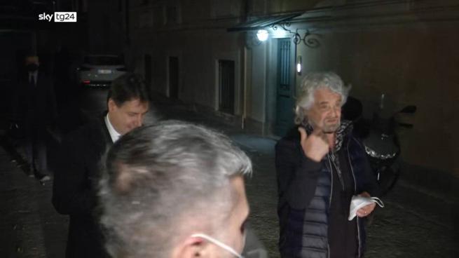 Conte: chi ci intralcia la pagherà. Grillo prepara battaglia legale e politica