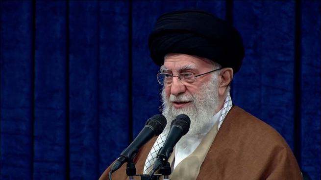 Siria, l'ayatollah Ali Khamenei: «Quanto accaduto è colpa di Israele e Usa»