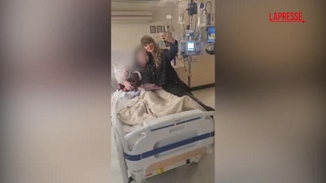 Taylor Swift visita a sorpresa l'ospedale pediatrico di Kansas City