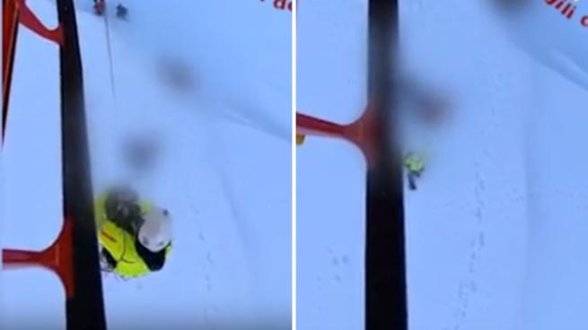 Il video dall'elicottero in volo sul Gran Sasso: i soccorritori individuano i corpi dei due alpinisti e si calano per recuperarli