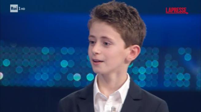 Samuele Parodi, il bambino esperto di Sanremo, risponde a tutte le domande di Carlo Conti: «Nell'88? Vinse Ranieri»