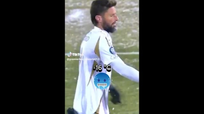 In Colorado si gioca a -13 gradi, Giroud con la barba ghiacciata