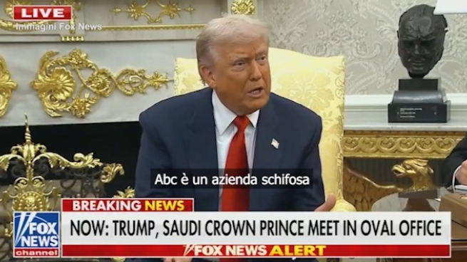 Trump minaccia una giornalista di Abc: «Lei è terribile, devono togliervi la licenza, siete un azienda schifosa»