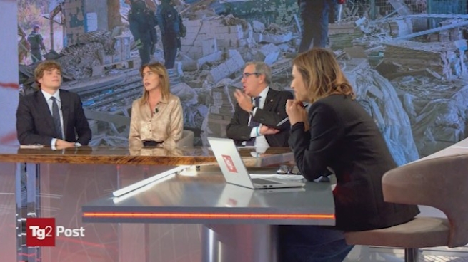 Lite furibonda tra Maria Elena Boschi e Maurizio Gasparri al Tg2 Post, la conduttrice non riesce a fermarli