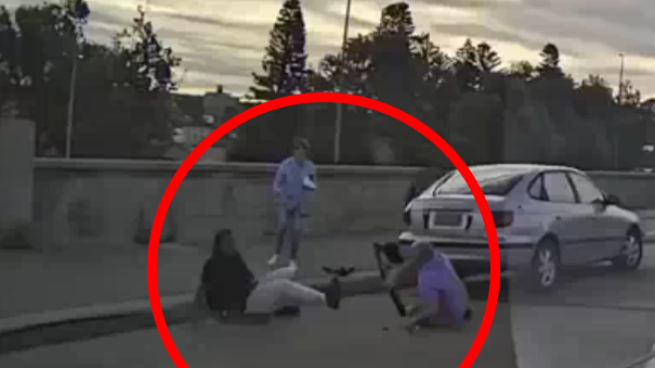 Il nuovo video della strage di Bondi Beach, una coppia prova a disarmare l'attentatore, ma lui li uccide