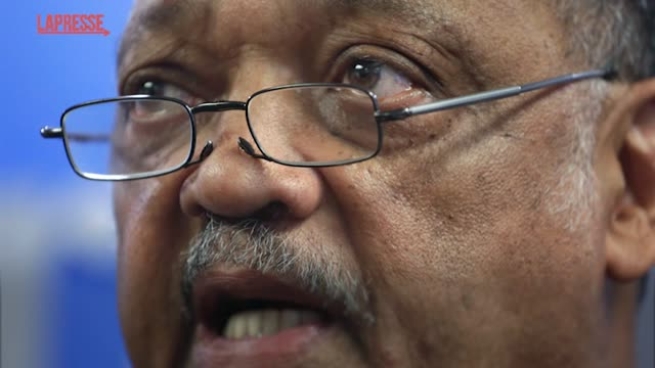 La videostoria di Jesse Jackson, il reverendo icona dei diritti civili morto a 84 anni