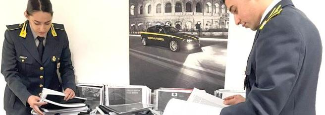 Trento, fotocopiavano libri universitari, maxi-multa da 150 mila euro a due copisterie