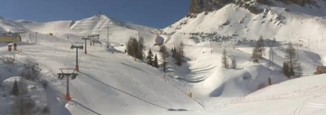 Sci, vento e raffiche fino a 120 chilometri: chiusi decine di impianti sulle Dolomiti