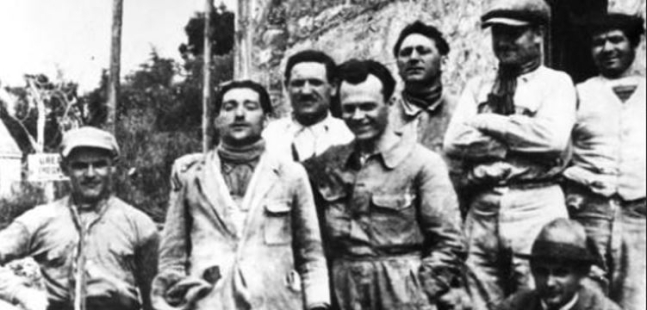 Ventotene, la dura vita dei confinati: il «libretto rosso», il cibo scarso, il manifesto scritto sulle cartine delle sigarette