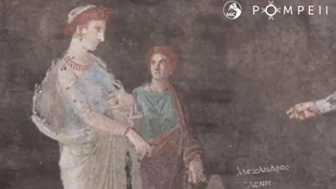 Pompei, emerge un salone decorato ispirato alla guerra di Troia