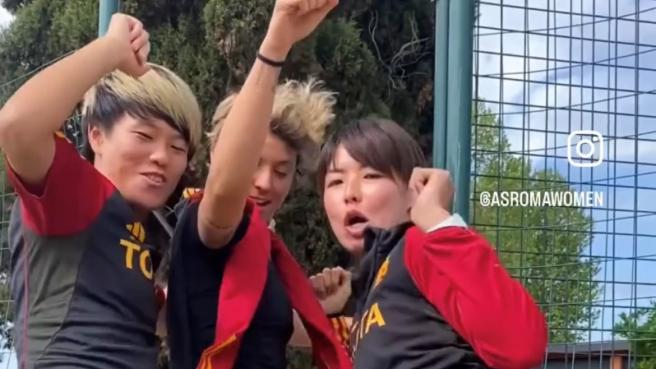 Calcio femminile, ecco come le giocatrici della Roma hanno festeggiato lo scudetto