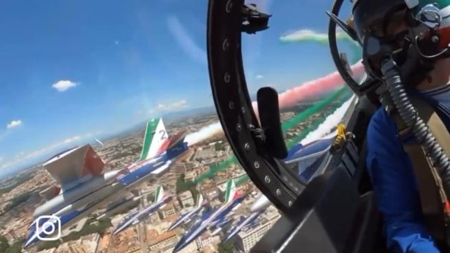 Frecce Tricolori, ecco il video spettacolare del volo su Roma per il concorso ippico di piazza di Siena
