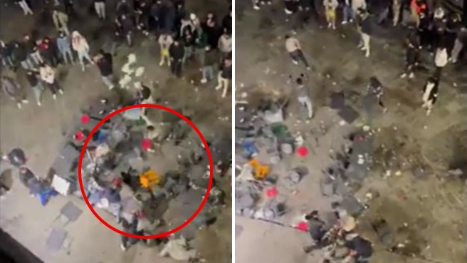 Firenzerissa con tavoli e sedie in piazza Duomo