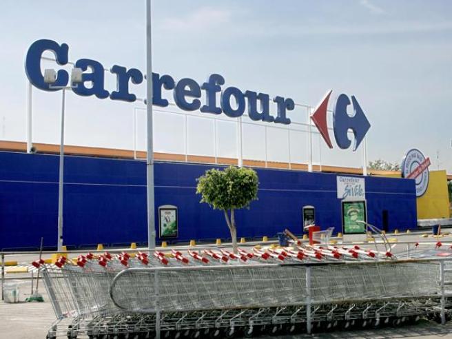 Carrefour rischia 200 milioni di multa per pratiche abusive con gli affiliati il titolo crolla in Borsa Corriere