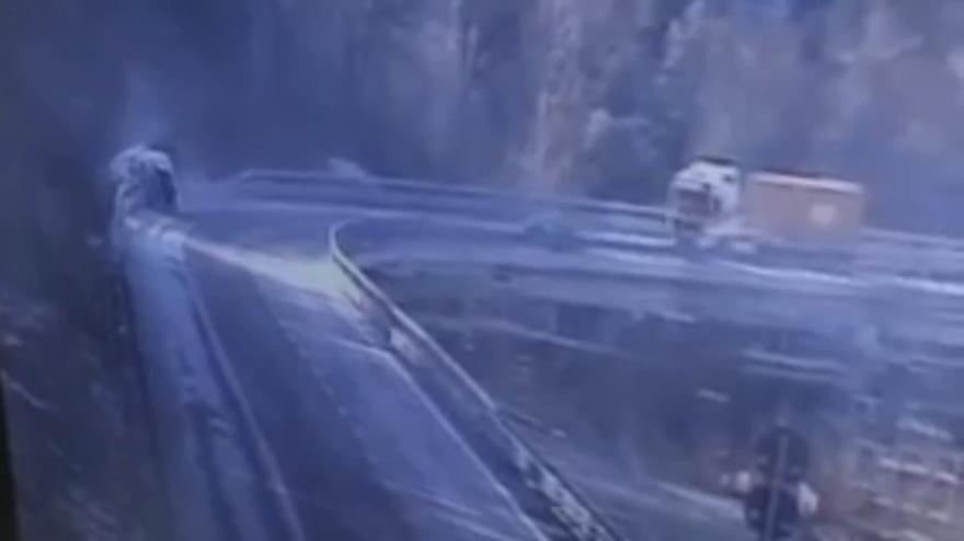 Camion precipita dal viadotto sulla A6 tra Ceva e Millesimo