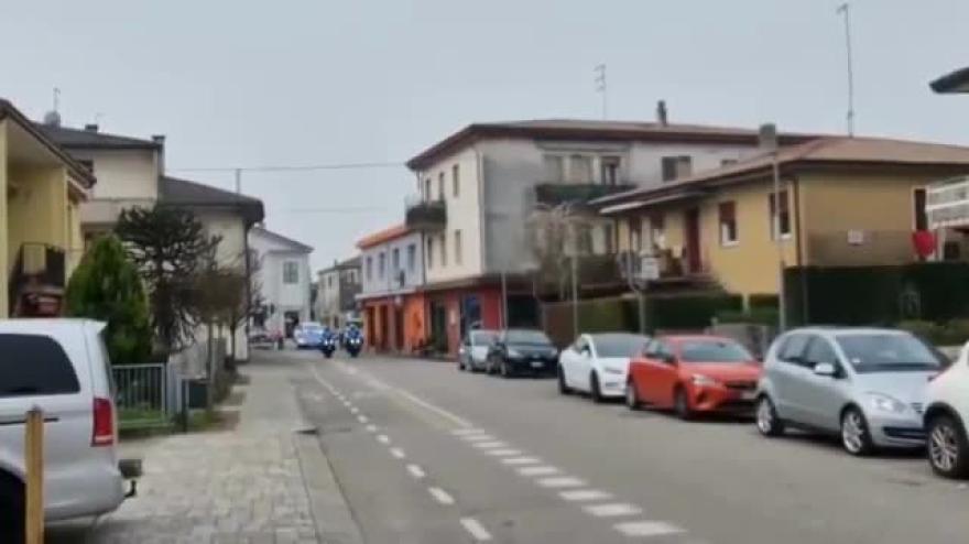 Padova, la Lamborghini della polizia scorta a scuola Marco, 10 anni