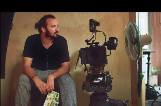 Tommaso Santambrogio, il regista che racconta gli oceani: «Ho iniziato nel cinema della parrocchia»