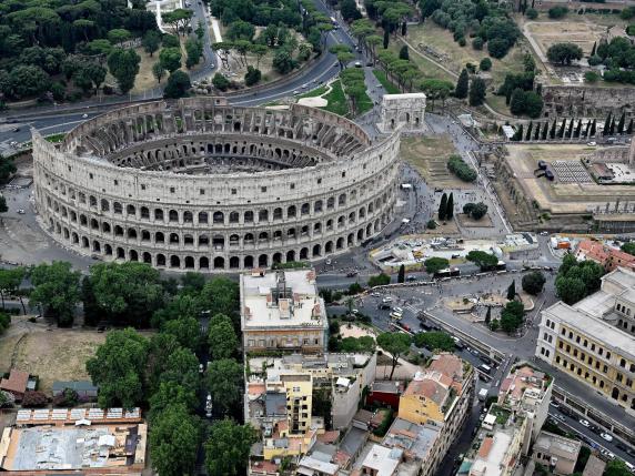 Aumenti per entrare nei musei: Roma non «segue» gli Uffizi