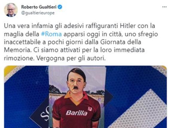 Hitler con la maglia della Roma: adesivi choc sui muri di Roma. Gualtieri: «Un'infamia, subito la rimozione»