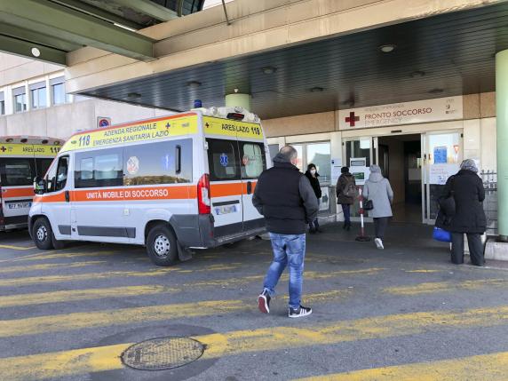 Roma, al policlinico di Tor Vergata cinque giorni in pronto soccorso prima del ricovero