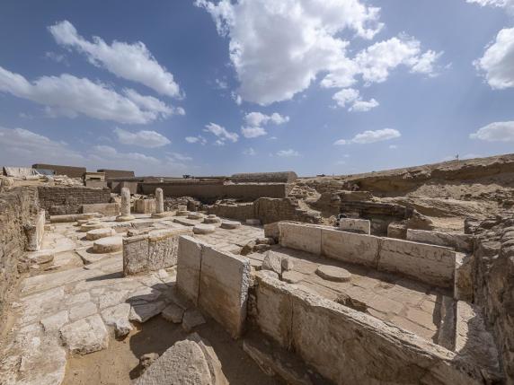 Gli archeologi del Museo Egizio di Torino scoprono una tomba a Saqqara