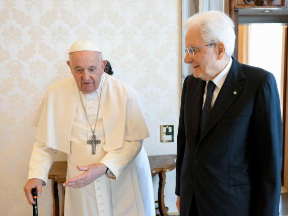 Il Papa a Mattarella: «Vedo in lei un maestro di servizio e responsabilità»
