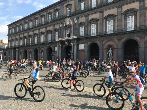 Il Napoli Bike Festival cambia casa: la prima edizione al Real Albergo dei Poveri