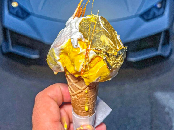 Un cono gelato a 70 euro: a un bar di Ruvo di Puglia lo «scettro del re» (dei prezzi), che piace anche alla Cina
