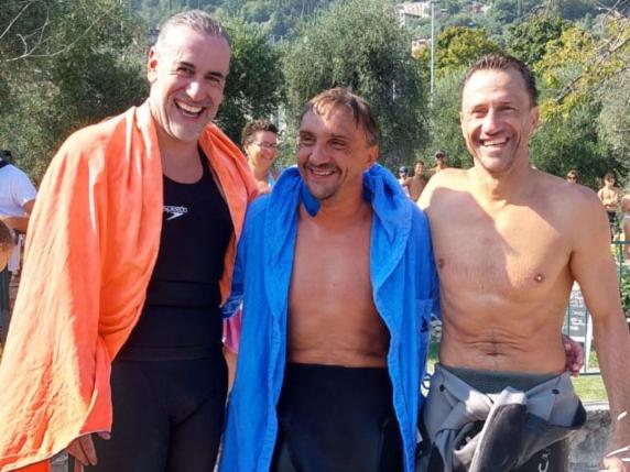 Marco Fratini, a 50 anni fa il giro del lago di Garda a nuoto in tre giorni: «Sono svenuto per ipotermia»