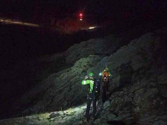 Valbondione: escursionista precipita per 15 metri, tratto in salvo in piena notte