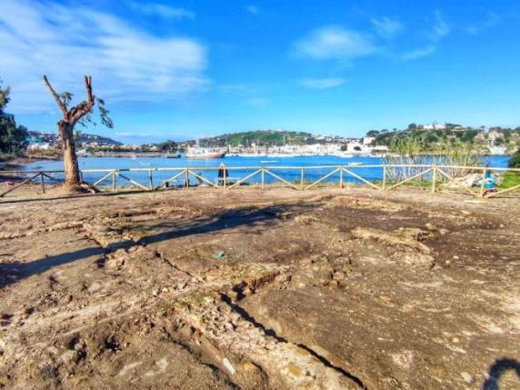 Bacoli, scoperta villa romana d'epoca imperiale. Il sindaco: «Si affacciava sul mare di Miseno, rinvenimento eccezionale»