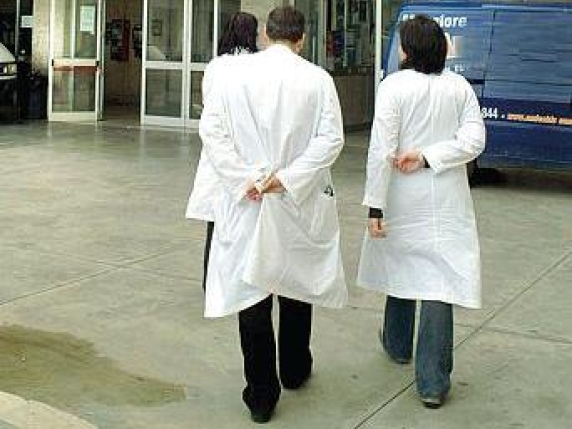 Regione Puglia, i conti in rosso della sanità: altri 80 milioni di deficit, scatta il piano per il risanamento. «Così non toccheremo le tasse»