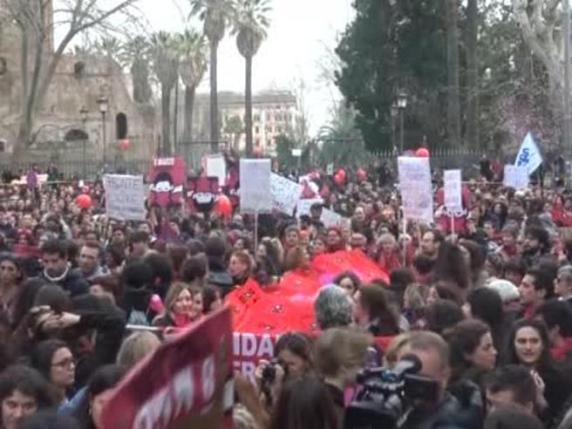 Femminicidi, Verso La Manifestazione Di Roma. Gli Studenti Uniti Al ...