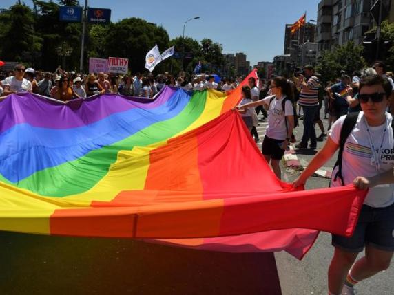 «Gay Pride Milano 2019»: la sfilata del corteo in diretta Sarà il carro dei Migranti ad aprire la parata da piazza Duca d’Aosta alle 15.30  - CorriereTV